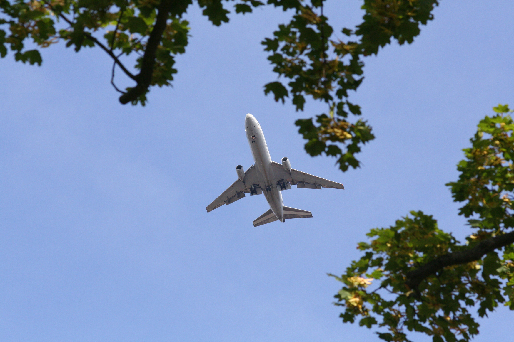 Großflugzeug im Landesanflug. 