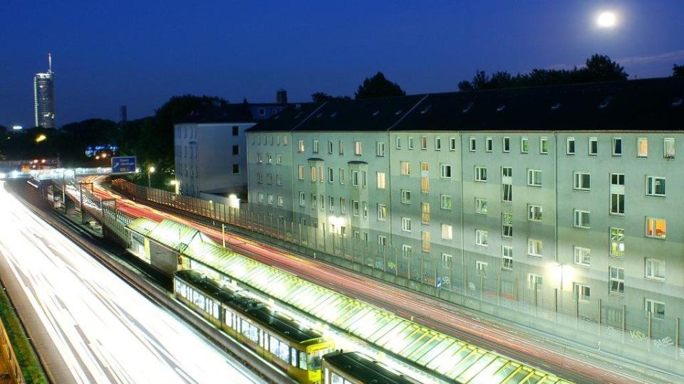 Straßen- und Schienenverkehr. Foto: Dieter Brockmann/panthermedia.net