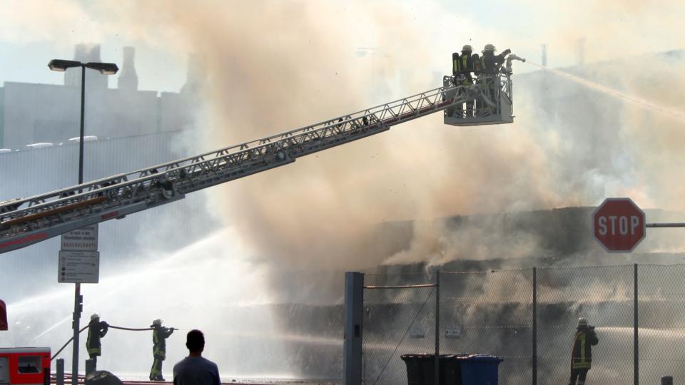 Brand in einer Produktionsanlage. Foto: Jan Klug-Offermann / panthermedia.net