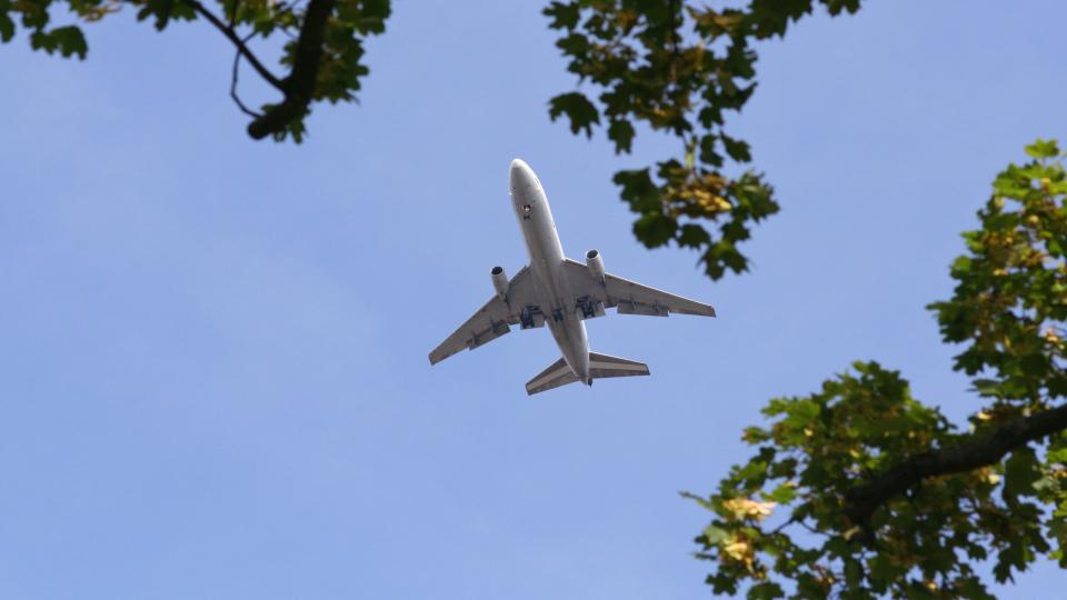Großflugzeug im Landesanflug.