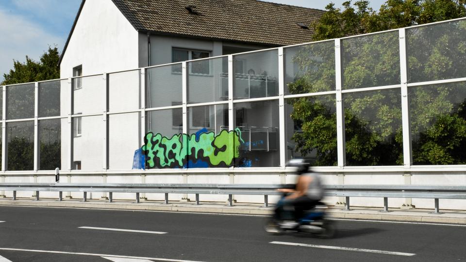 Lärmschutzwände schützen Anwohner.