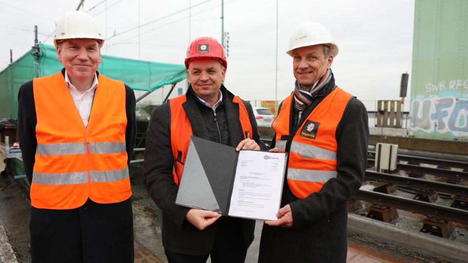 Übergabe des Förderbescheids für die Mülheimer Brücke in Köln