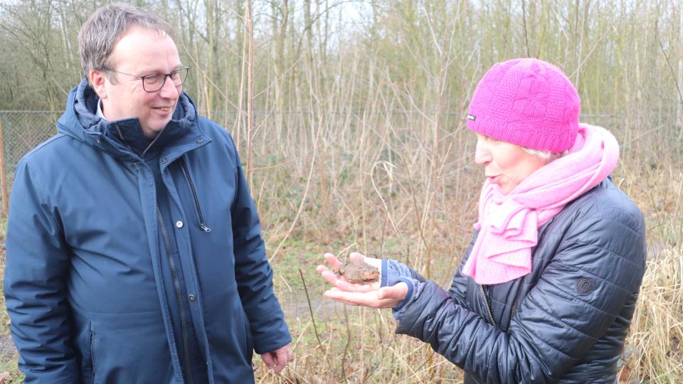 Umweltminister Oliver Krischer besucht Inititative für Amphibienschutz in Erftstadt
