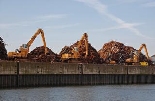 Altmetall-Berge zum Recyceln. 