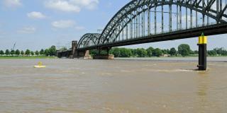 Kölner Südbrücke bei Hochwasser. Foto: Kay Augustin/panthermedia.net