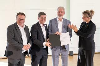 Minister (l.) und Ministerin Neubaur (r.)